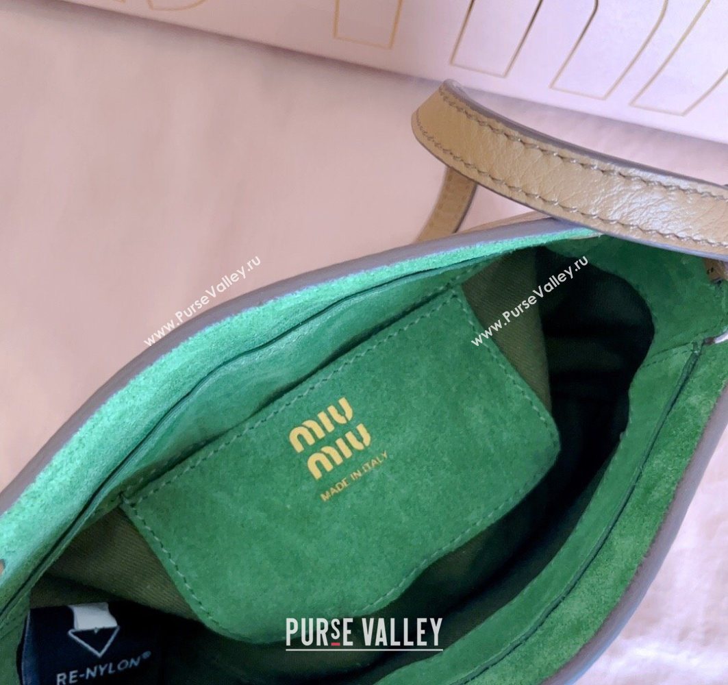Miu Miu Leather Pouch Mini bag Brown 2025 5NF462 (JD-251121069)