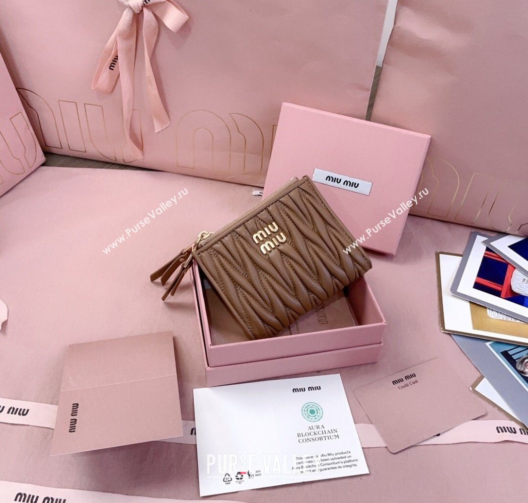 Miu Miu Matelasse Nappa Leather Pocket Wallet Brown 2026 5MV017 (JD-260120066)