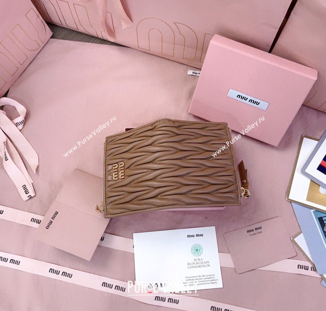 Miu Miu Matelasse Nappa Leather Pocket Wallet Brown 2026 5MV017 (JD-260120066)