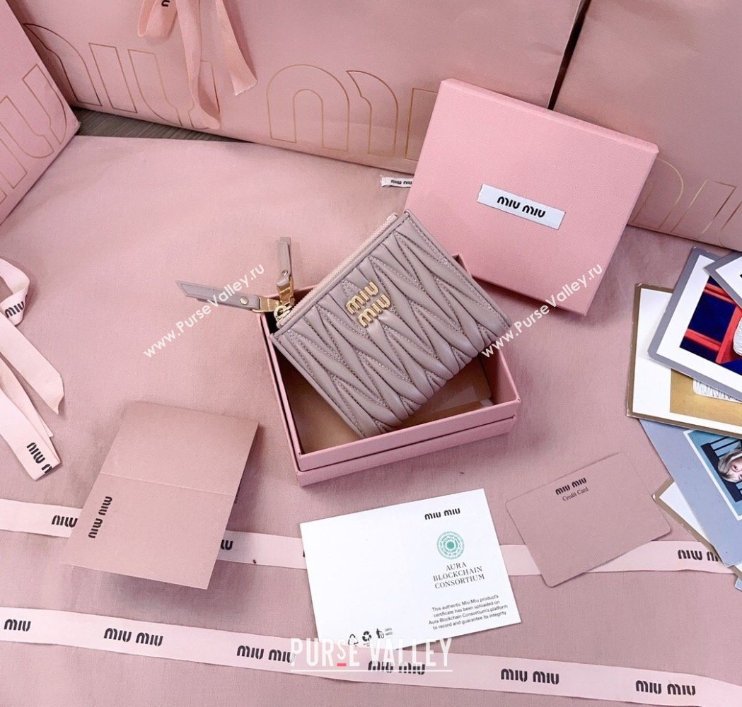 Miu Miu Matelasse Nappa Leather Pocket Wallet Powder Pink 2026 5MV017 (JD-260120068)
