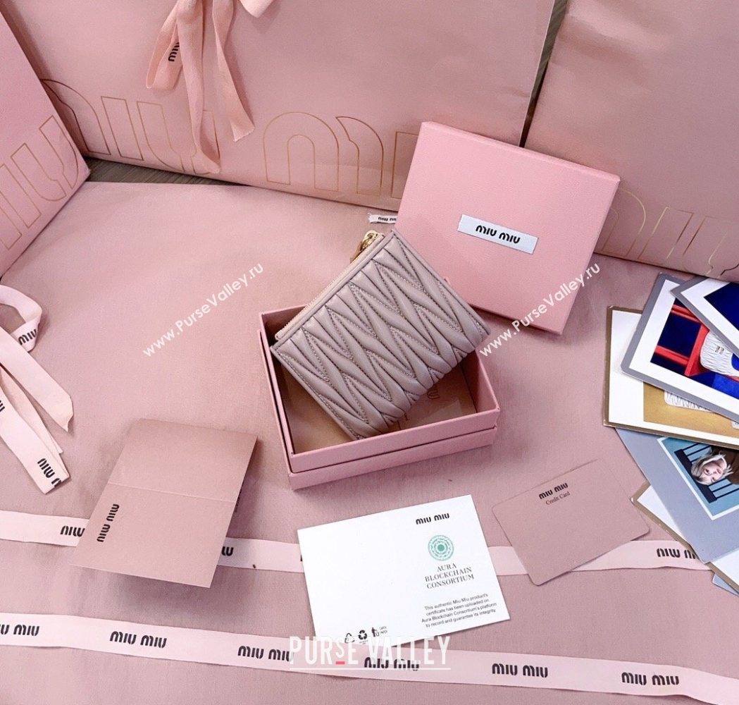 Miu Miu Matelasse Nappa Leather Pocket Wallet Powder Pink 2026 5MV017 (JD-260120068)