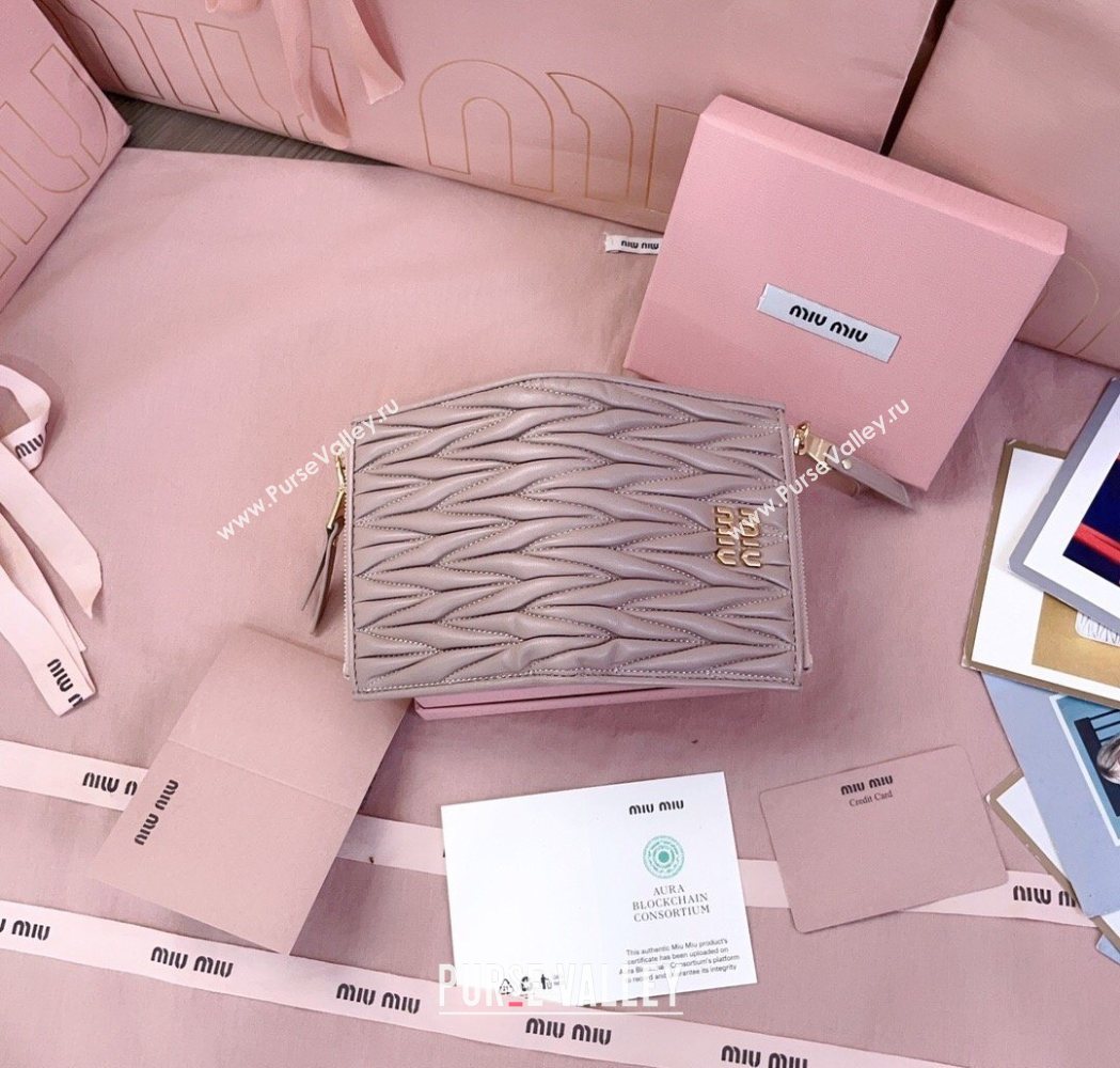 Miu Miu Matelasse Nappa Leather Pocket Wallet Powder Pink 2026 5MV017 (JD-260120068)