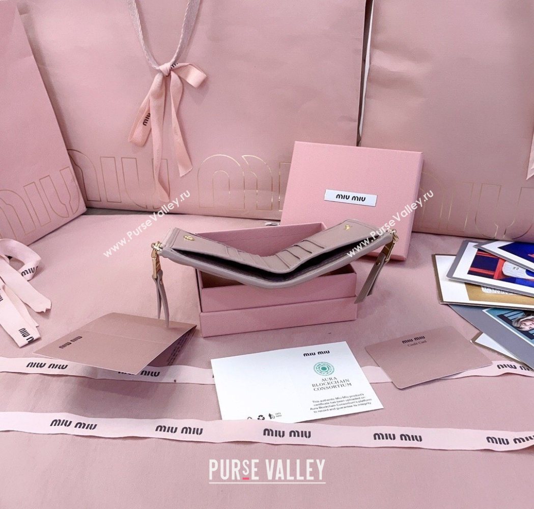 Miu Miu Matelasse Nappa Leather Pocket Wallet Powder Pink 2026 5MV017 (JD-260120068)