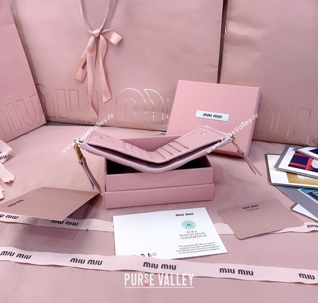 Miu Miu Matelasse Nappa Leather Pocket Wallet Alabaster Pink 2026 5MV017 (JD-260120070)