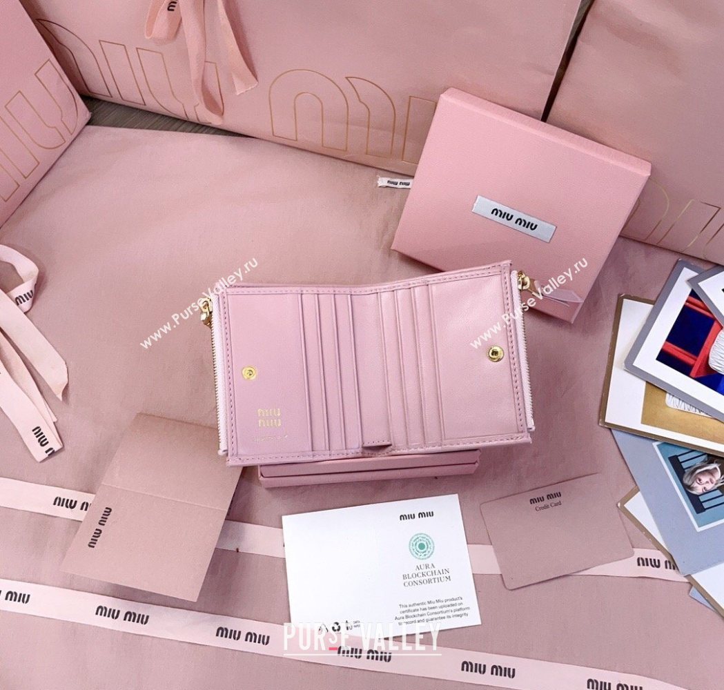 Miu Miu Matelasse Nappa Leather Pocket Wallet Alabaster Pink 2026 5MV017 (JD-260120070)
