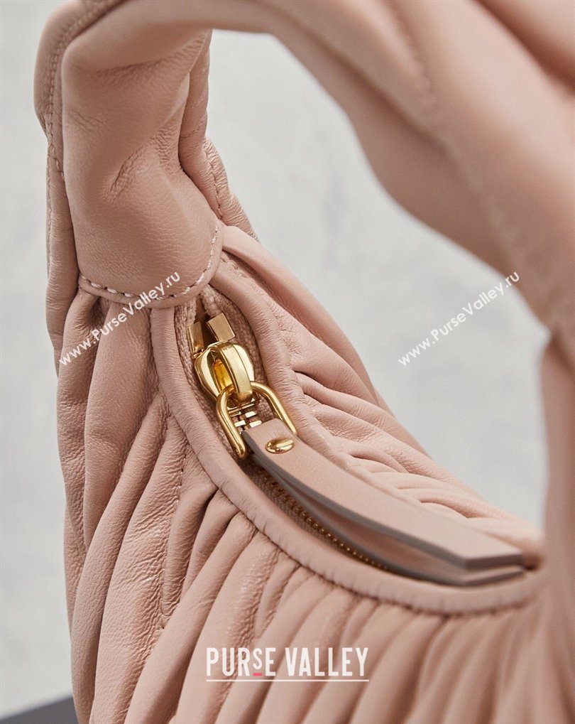 Miu Miu Wander Matelasse Nappa Leather Hobo Mini bag 5BC125 Nude Pink 2026 0407 (MHUI-260407035)