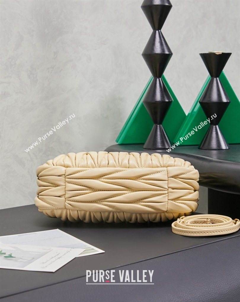 Miu Miu Wander Matelasse Nappa Leather Hobo Mini bag 5BC125 Calendula Yellow 2026 0407 (MHUI-260407036)