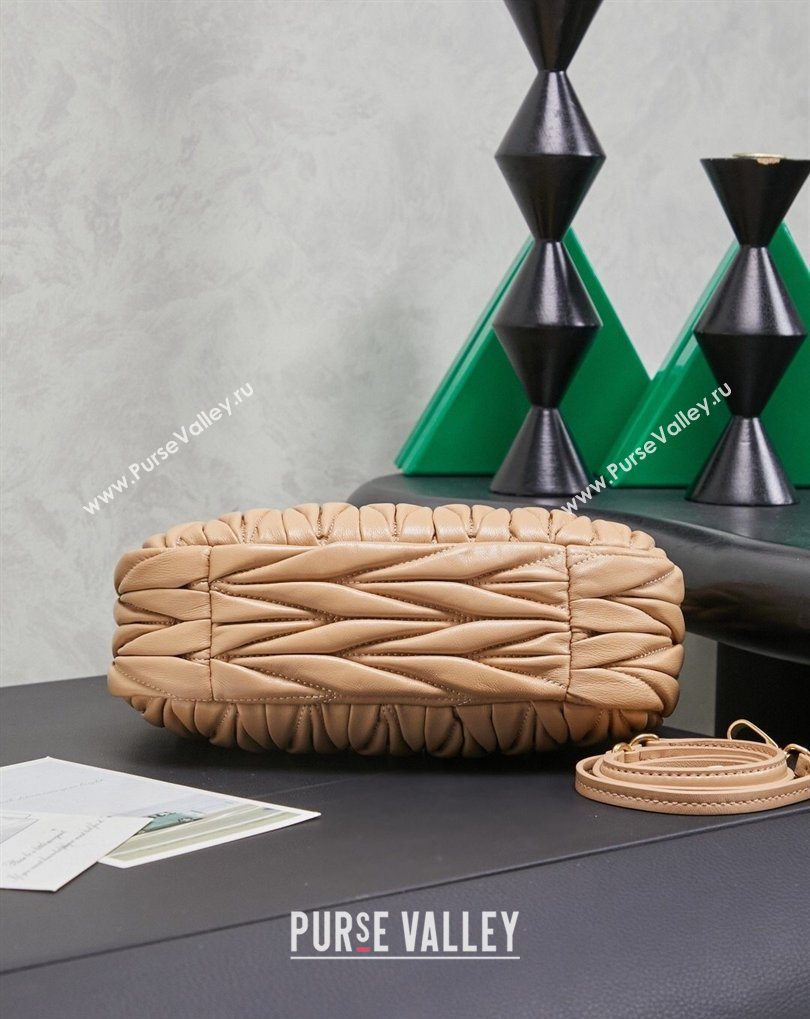 Miu Miu Wander Matelasse Nappa Leather Hobo Mini bag 5BC125 Sand Yellow 2026 0407 (MHUI-260407037)