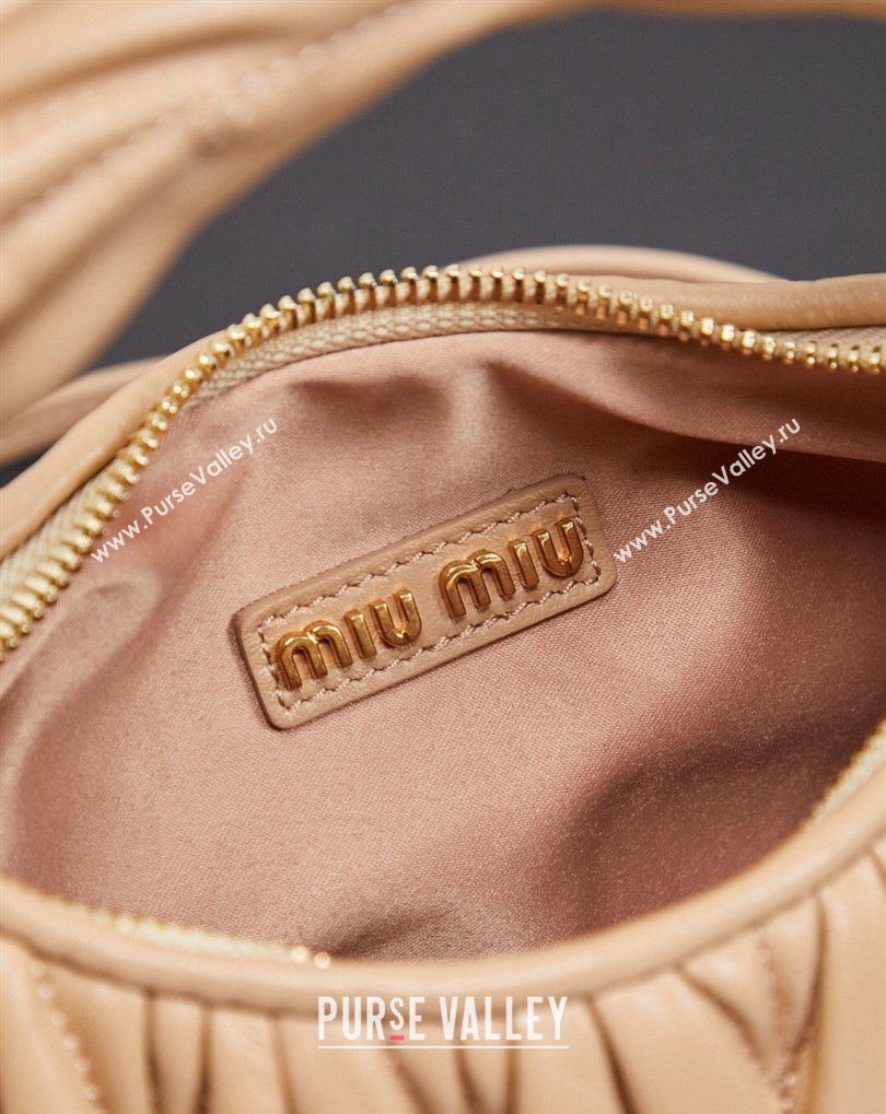 Miu Miu Wander Matelasse Nappa Leather Hobo Mini bag 5BC125 Sand Yellow 2026 0407 (MHUI-260407037)