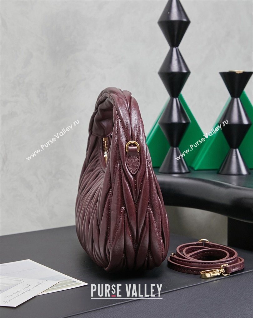 Miu Miu Wander Matelasse Nappa Leather Hobo Mini bag 5BC125 Burgundy 2026 0407 (MHUI-260407042)