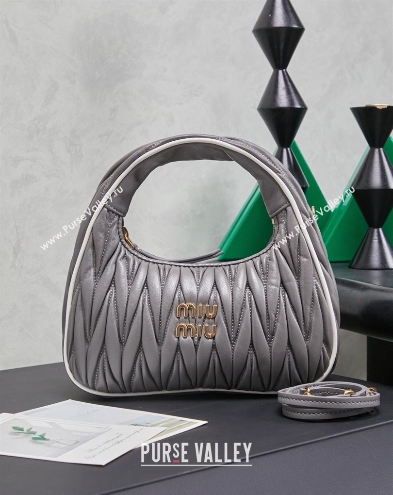 Miu Miu Wander Matelasse Nappa Leather Hobo Mini bag with Contrasting Trim 5BC125 Grey 2026 (MHUI-260407026)