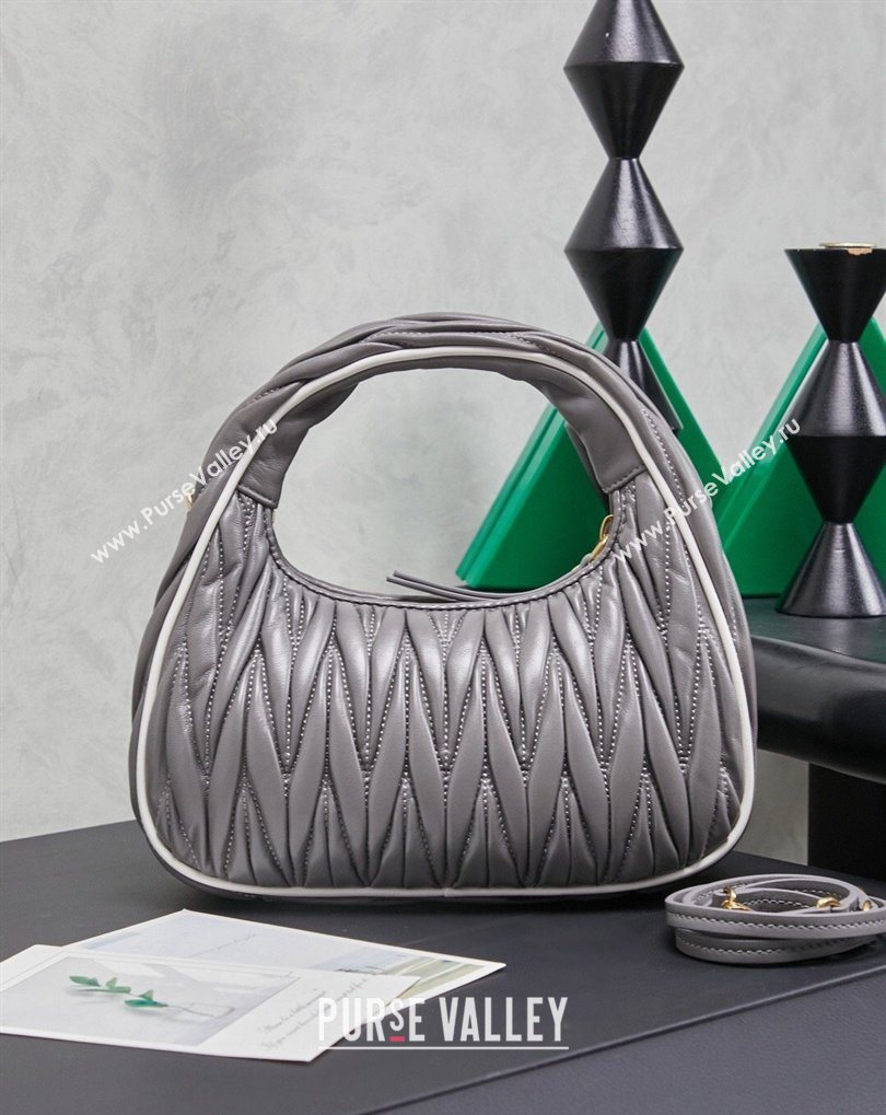 Miu Miu Wander Matelasse Nappa Leather Hobo Mini bag with Contrasting Trim 5BC125 Grey 2026 (MHUI-260407026)