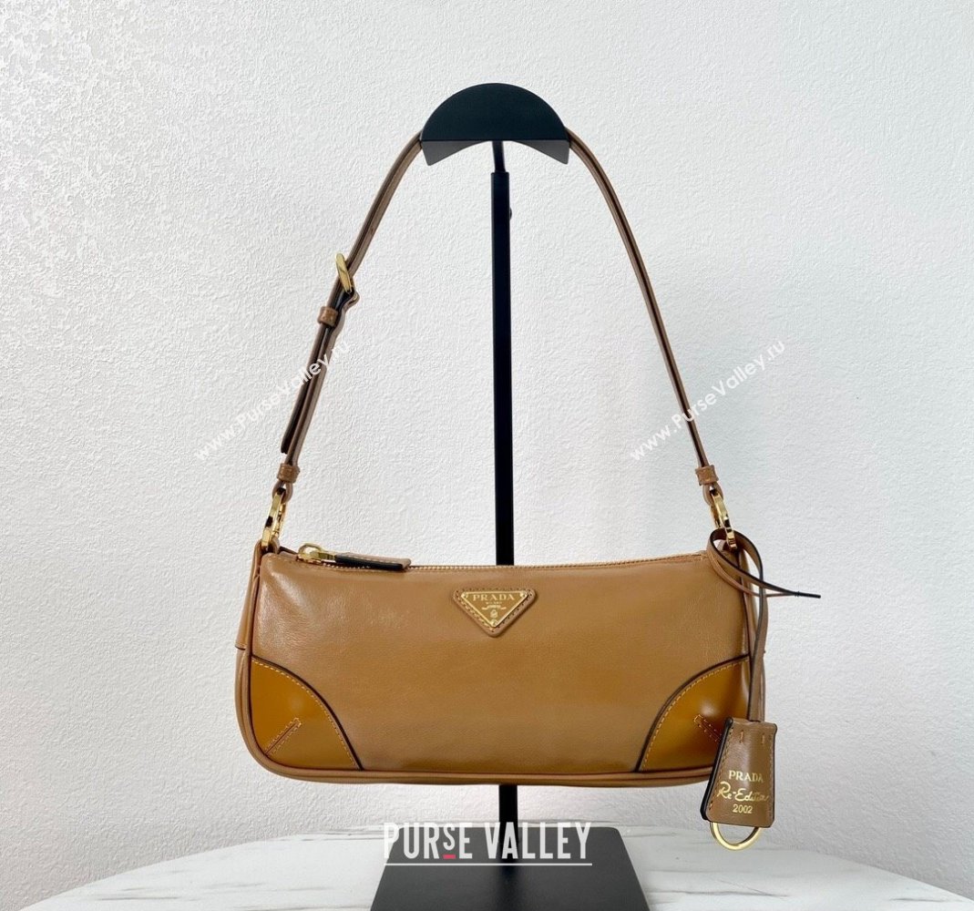 Prada Re-Edition 2002 small shiny leather shoulder bag 1BC201 Brown 2024 (YZ-240220021)