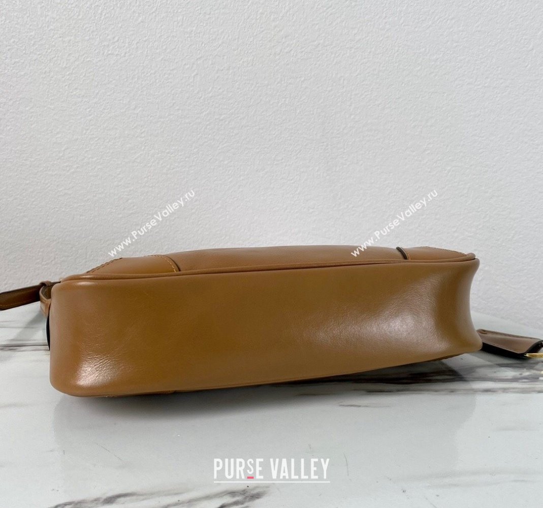 Prada Re-Edition 2002 small shiny leather shoulder bag 1BC201 Brown 2024 (YZ-240220021)