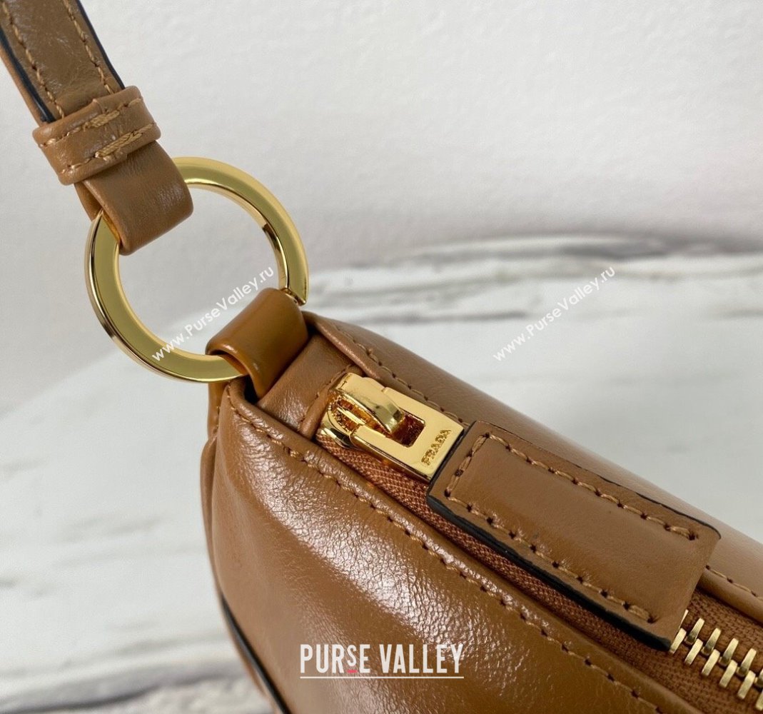 Prada Re-Edition 2002 small shiny leather shoulder bag 1BC201 Brown 2024 (YZ-240220021)