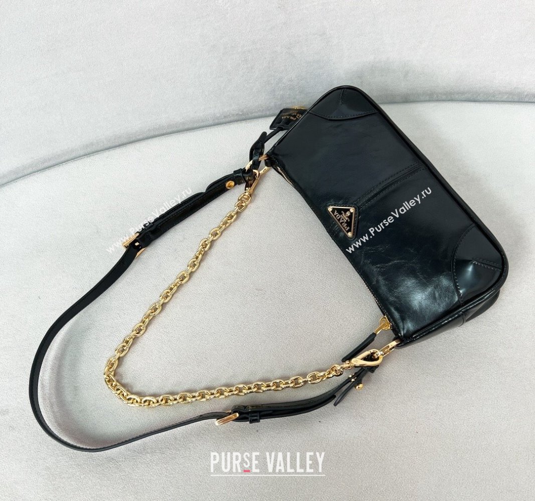 Prada Re-Edition 2002 medium leather shoulder bag Black 1BC221 2024 (YZ-240312115)