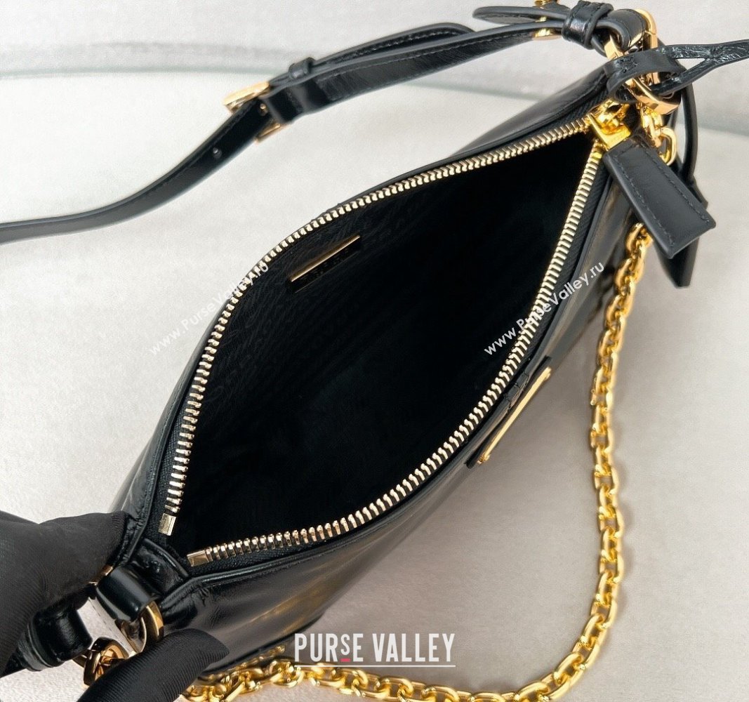 Prada Re-Edition 2002 medium leather shoulder bag Black 1BC221 2024 (YZ-240312115)