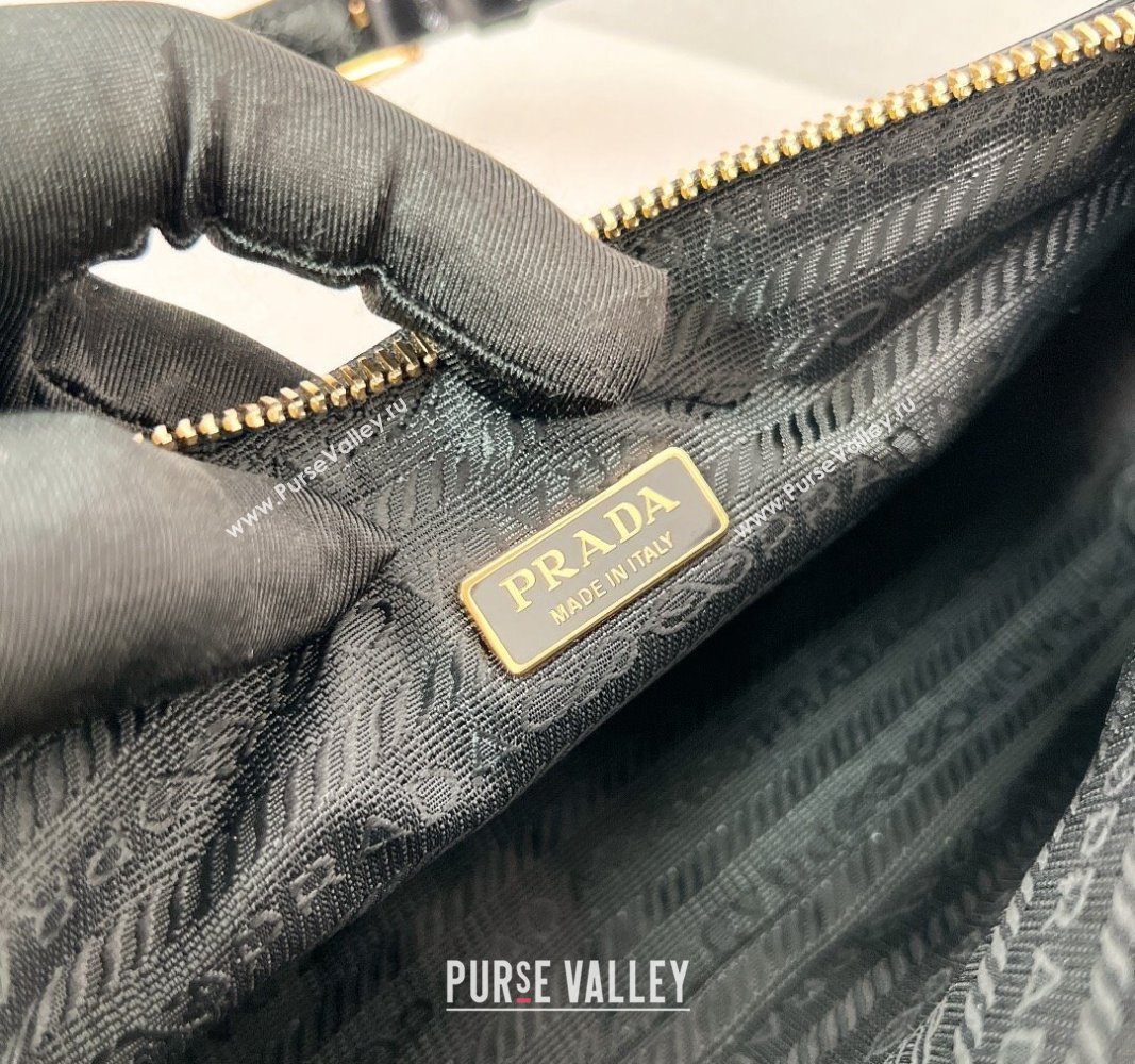 Prada Re-Edition 2002 medium leather shoulder bag Black 1BC221 2024 (YZ-240312115)
