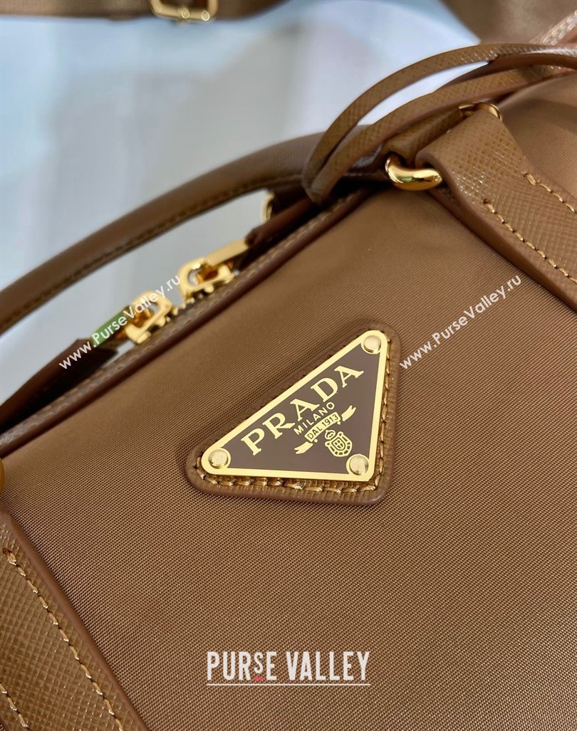 Prada Re-Edition 1978 medium Re-Nylon and Saffiano leather top-handle bag Cork Beige 2024 1BB233 (YZ-240416098)