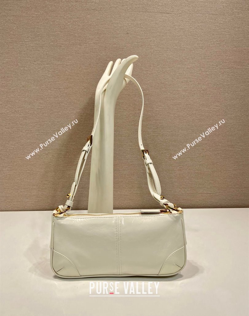 Prada Re-Edition 2002 medium leather hobo shoulder bag 1BC221 White 2024 (YZ-240923010)