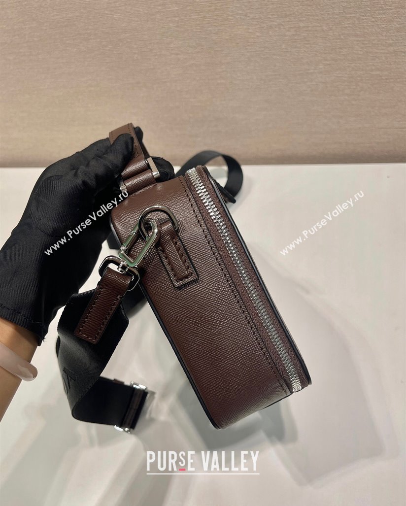 Prada Mens Medium Prada Brique Saffiano leather top handle bag Coffee Brown 2024 2VH069 (YZ-241031044)