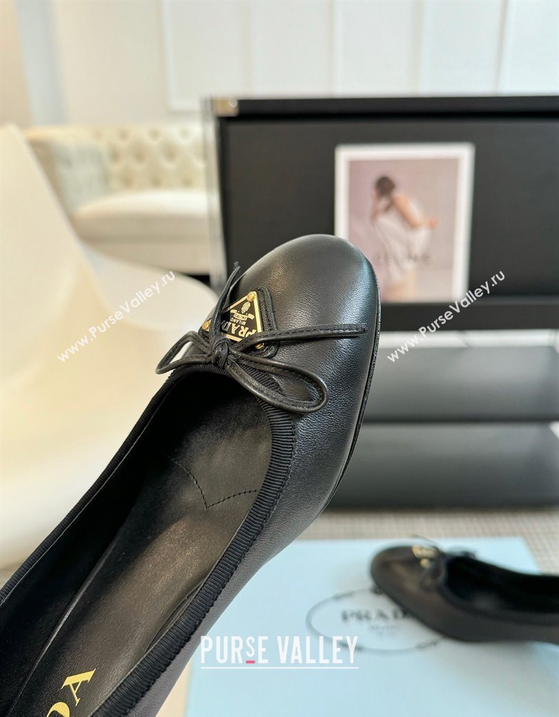 Prada Calf Leather Pumps with Bow and Logo Black 2024 PR111503 (KL-241115013)