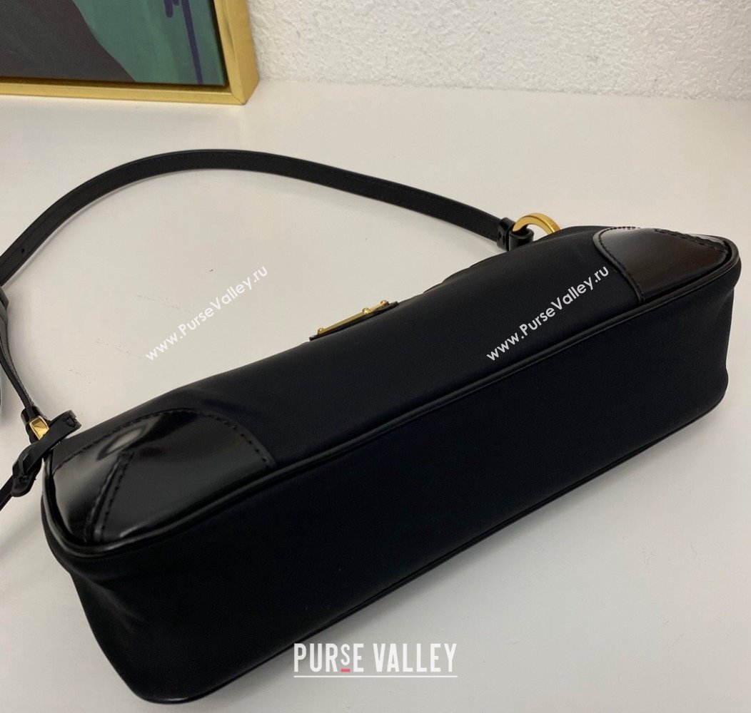 Prada Re-Edition 2002 small nylon shoulder bag 1BC201 Black 2024 (nana-241213099)