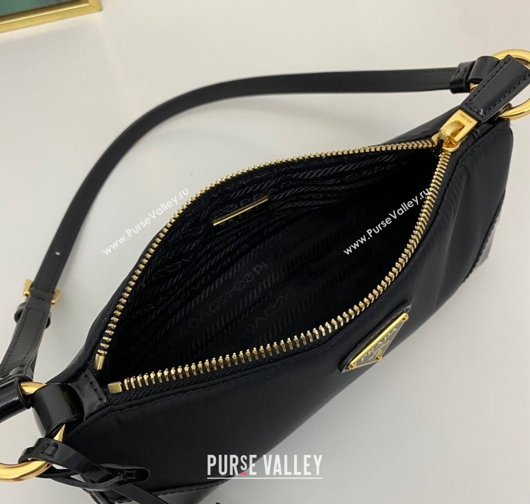 Prada Re-Edition 2002 small nylon shoulder bag 1BC201 Black 2024 (nana-241213099)