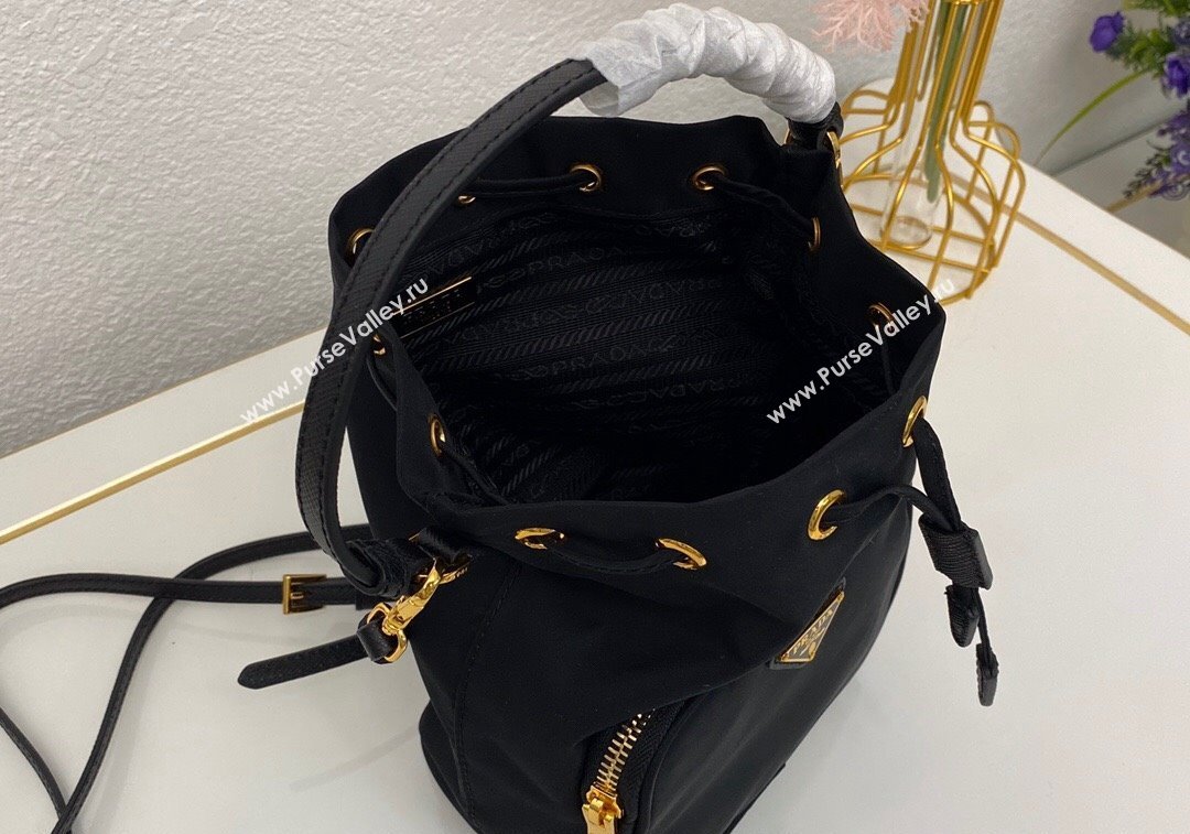 Prada small nylon bucket bag 1N1864 Black 2024 (nana-241213102)