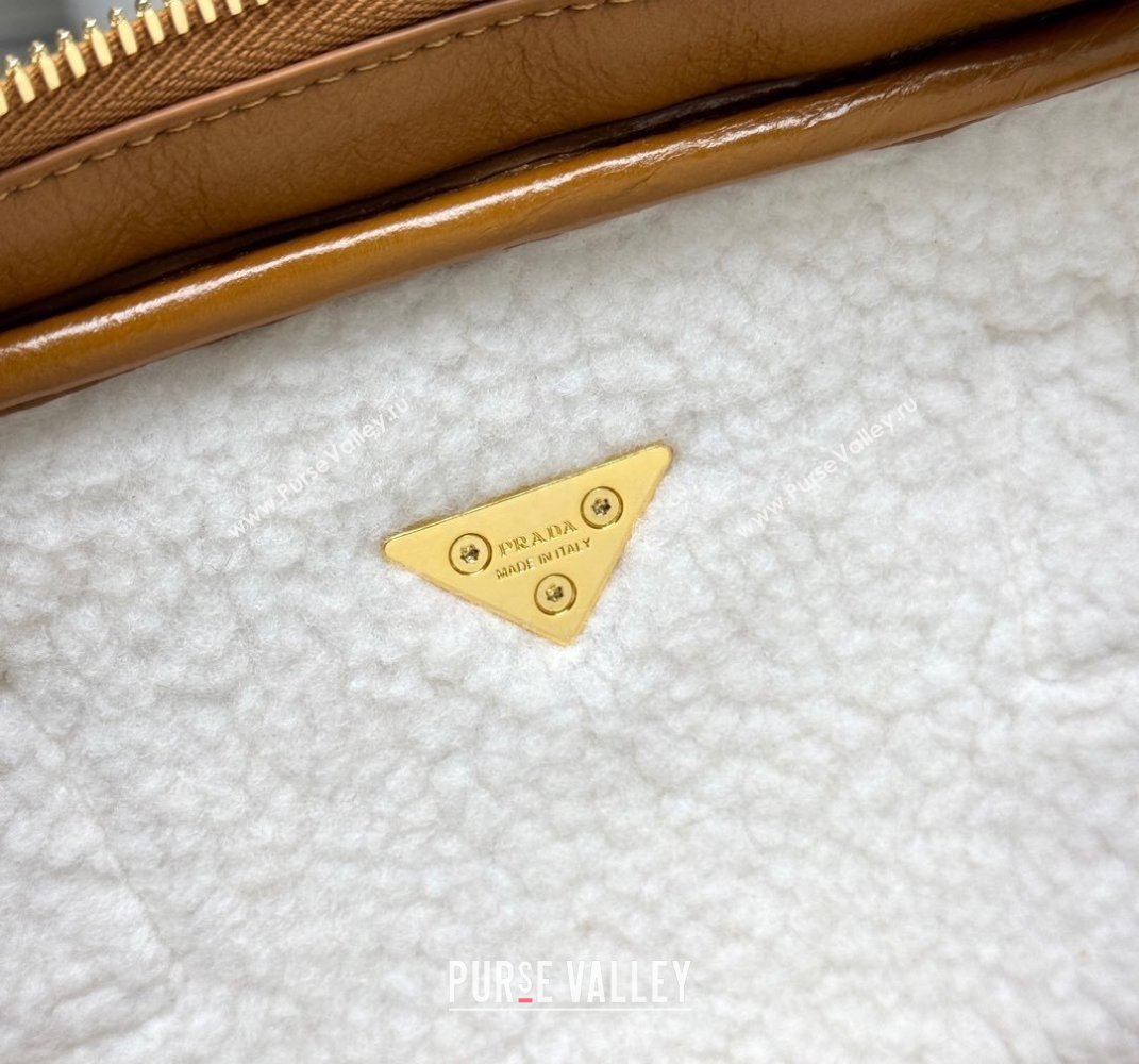 Prada Medium shearling two-handle bag Cognac Brown 1BB124 2025 (YZ-250407042)
