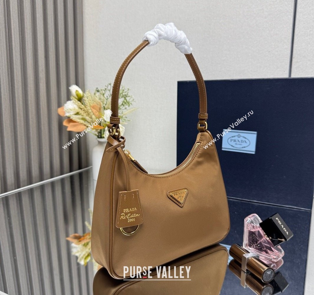 Prada Re-Edition 2005 Re-Nylon and Saffiano hobo mini bag Brandy Brown 2025 1N204M (YZ-250521075)