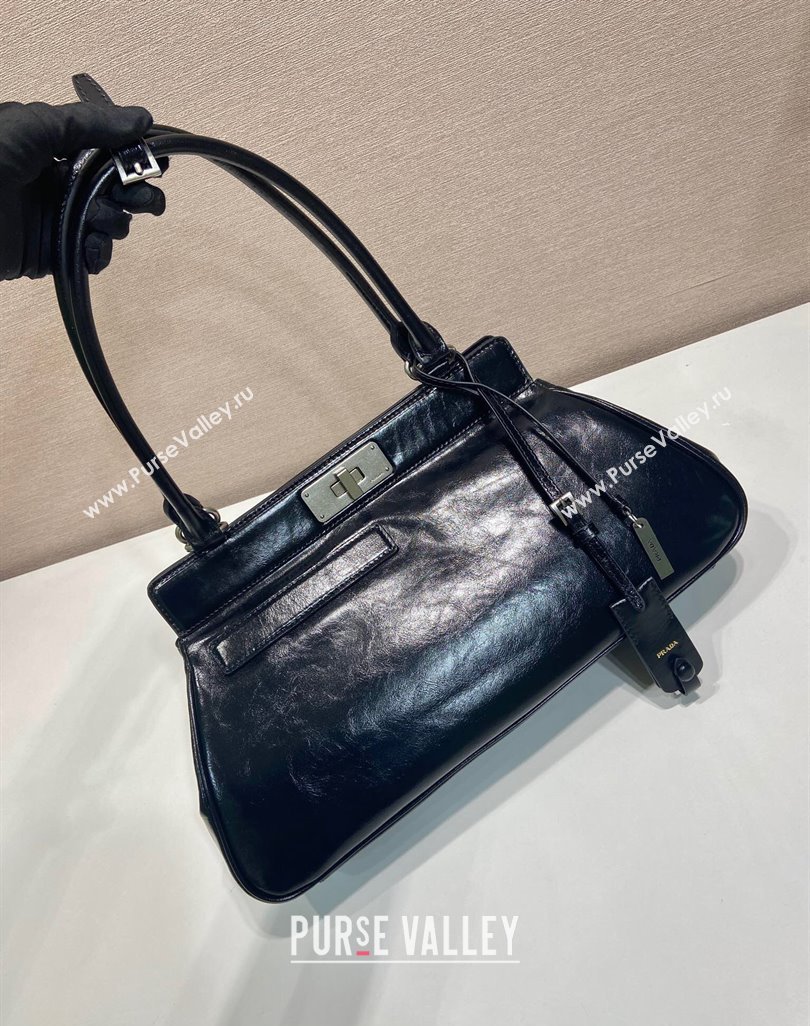 Prada Medium oil leather tote bag Black 2025 1BG569 (YZ-250521102)