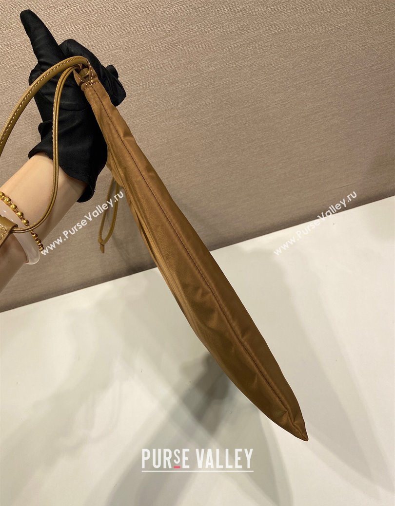 Prada Re-Nylon pouch Brandy Brown 2025 1NK001 (YZ-250627040)