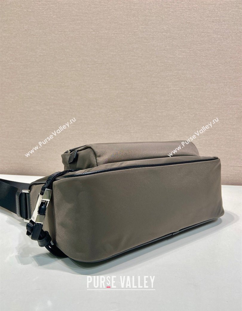 Prada Mens Medium Re-Nylon and Saffiano leather shoulder bag Forest Green 2025 2VH192 (YZ-250626099)