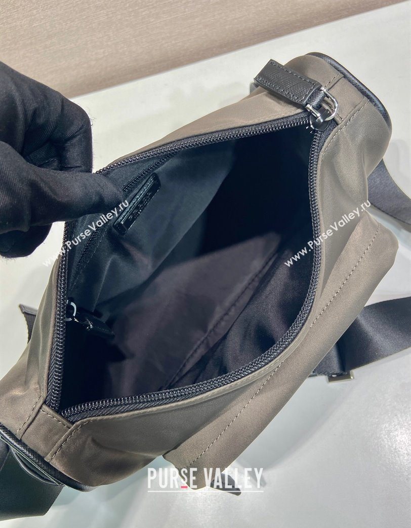 Prada Mens Medium Re-Nylon and Saffiano leather shoulder bag Forest Green 2025 2VH192 (YZ-250626099)