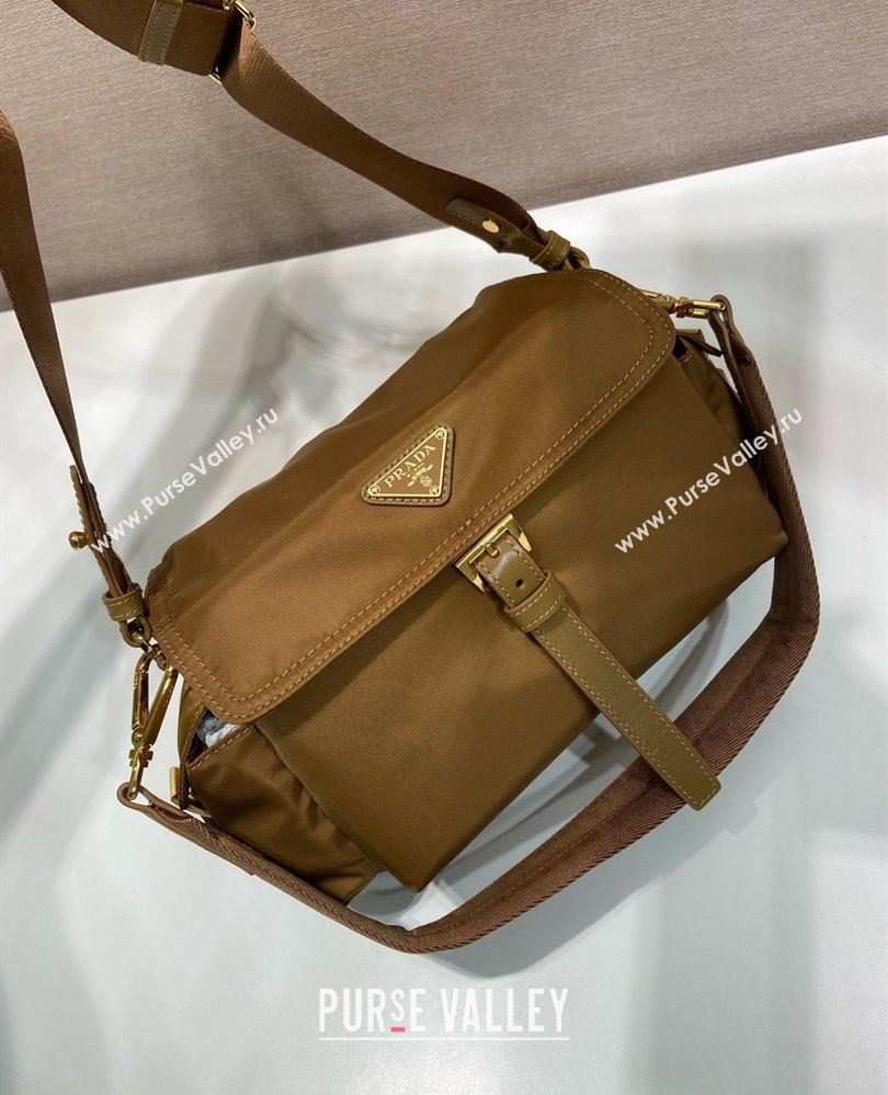 Prada Explore medium Re-Nylon shoulder bag with flap Brandy Brown 2025 1BD394 (YZ-250808053)