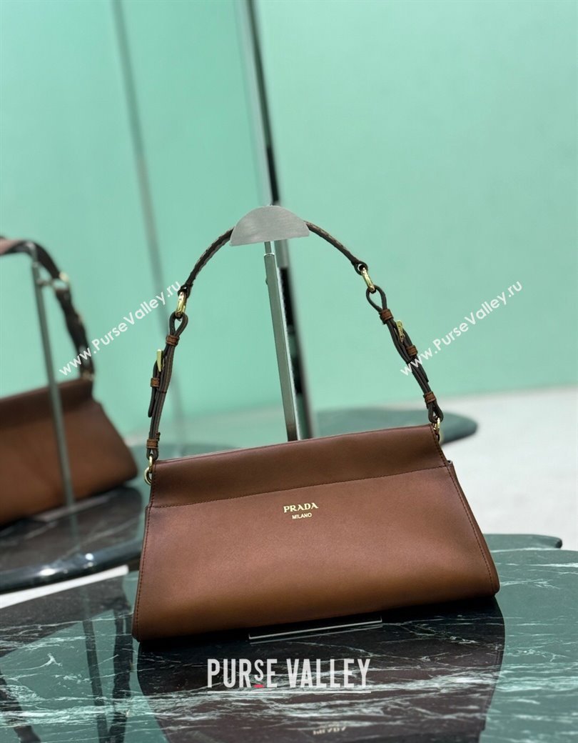 Prada Enchaîne medium leather bag Cognac Brown 2025 1BC262 (YZ-250927031)
