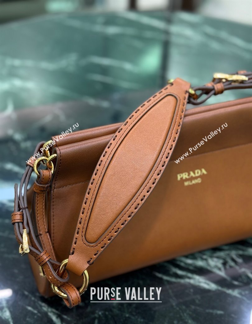 Prada Enchaîne medium leather bag Cognac Brown 2025 1BC262 (YZ-250927031)