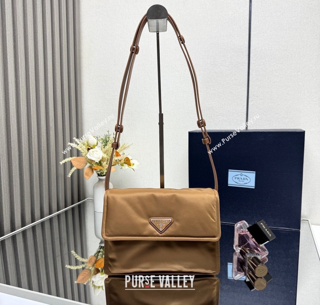 Prada Traveller small padded Re-Nylon shoulder bag Brandy Brown 2025 1BD313 (YZ-250927048)