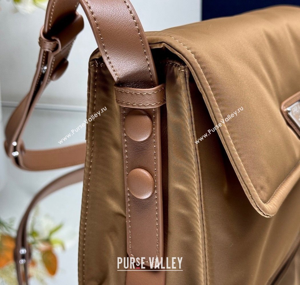 Prada Traveller small padded Re-Nylon shoulder bag Brandy Brown 2025 1BD313 (YZ-250927048)