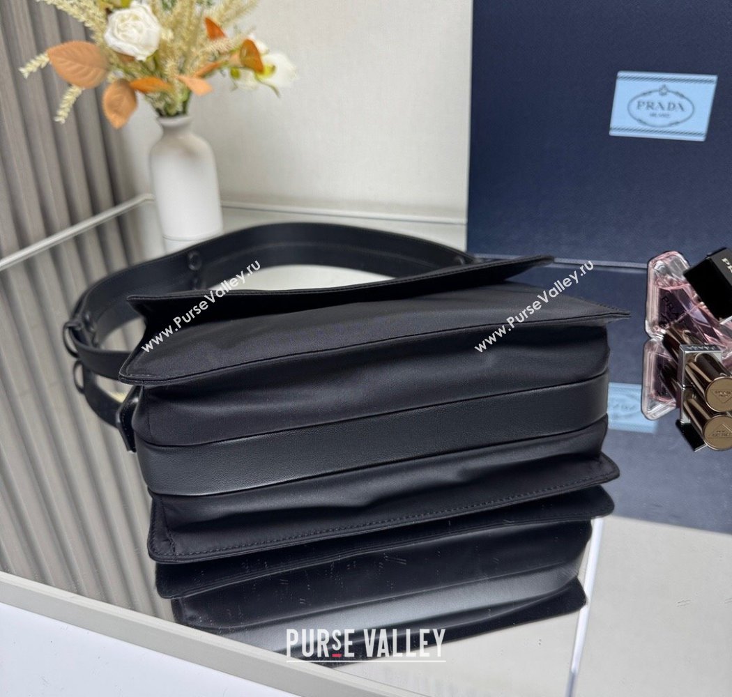 Prada Traveller small padded Re-Nylon shoulder bag Black 2025 1BD313 (YZ-250927051)