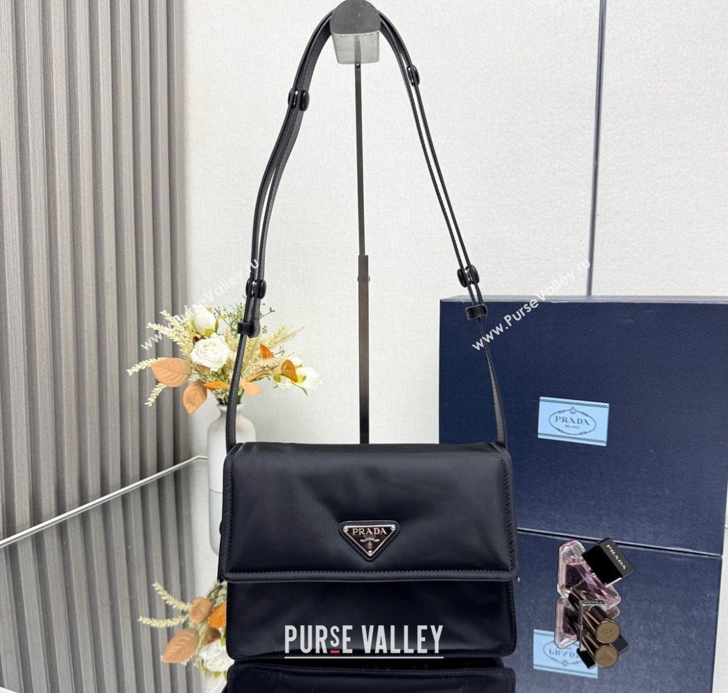 Prada Traveller small padded Re-Nylon shoulder bag Black 2025 1BD313 (YZ-250927051)