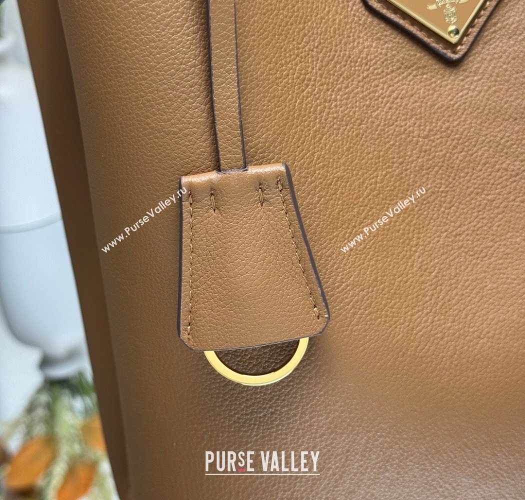 Prada Medium leather bucket bag Caramel Brown 2025 1BE080 (YZ-250927056)