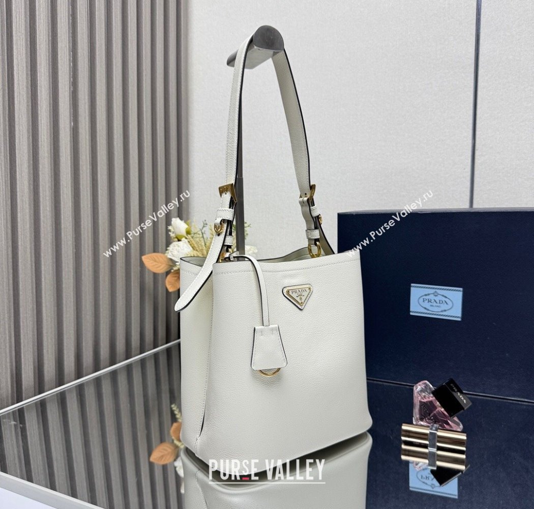 Prada Medium leather bucket bag White 2025 1BE080 (YZ-250927057)