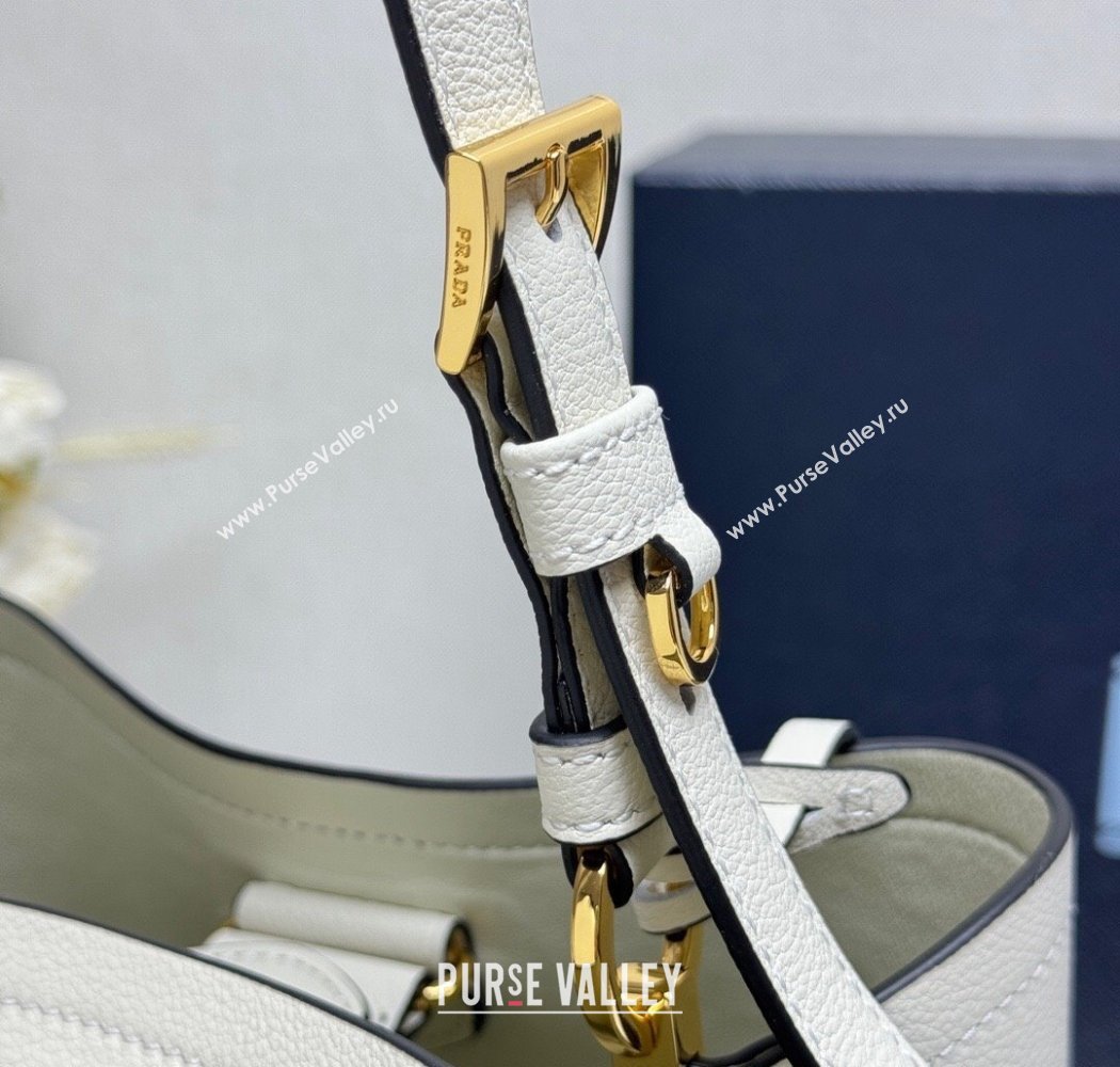 Prada Medium leather bucket bag White 2025 1BE080 (YZ-250927057)