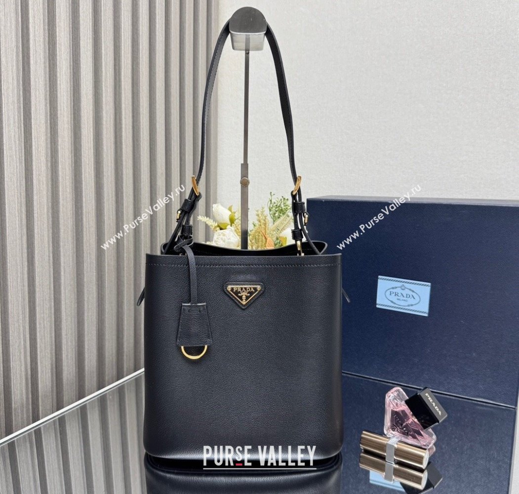 Prada Medium leather bucket bag Black 2025 1BE080 (YZ-250927058)
