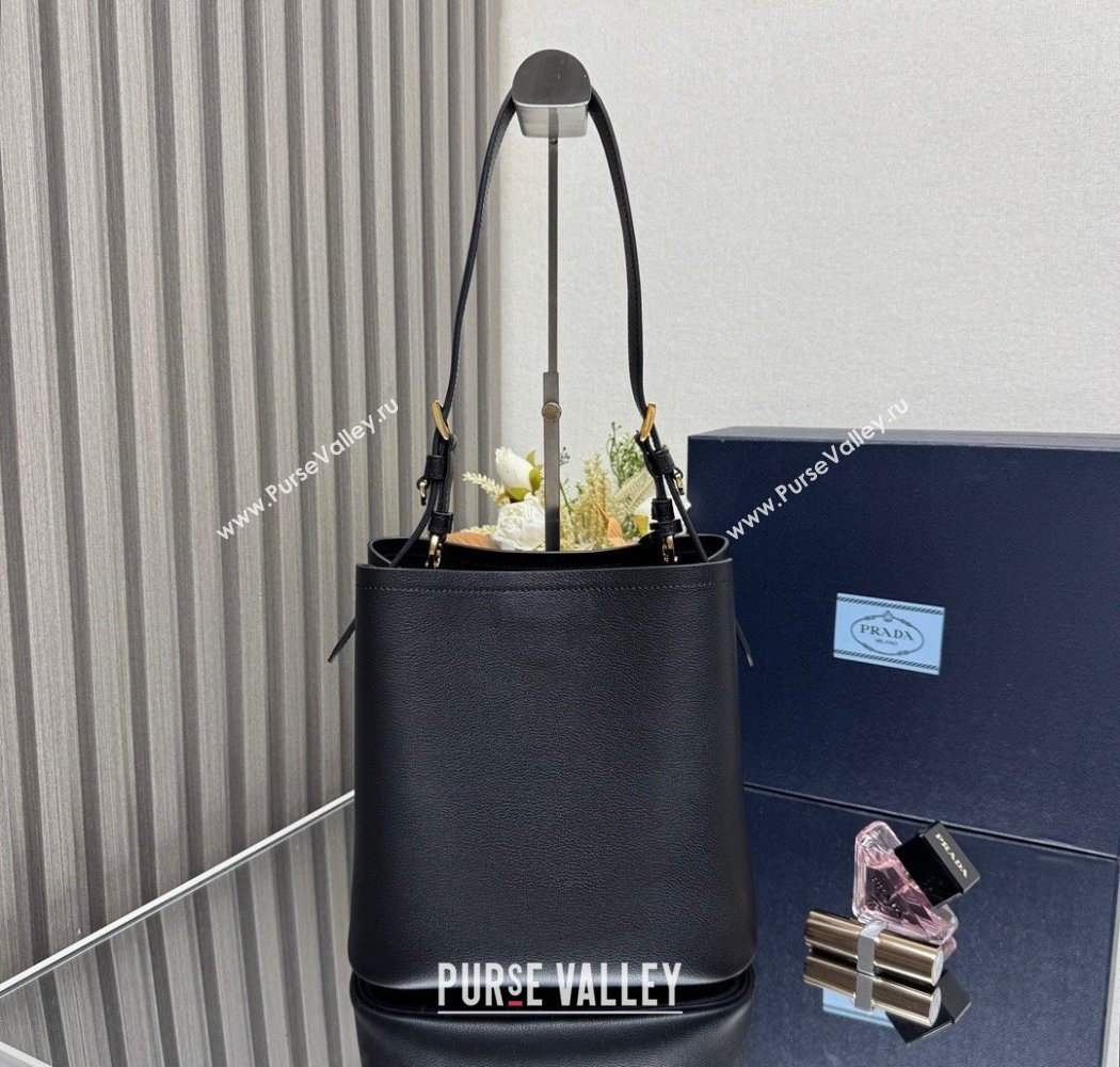 Prada Medium leather bucket bag Black 2025 1BE080 (YZ-250927058)