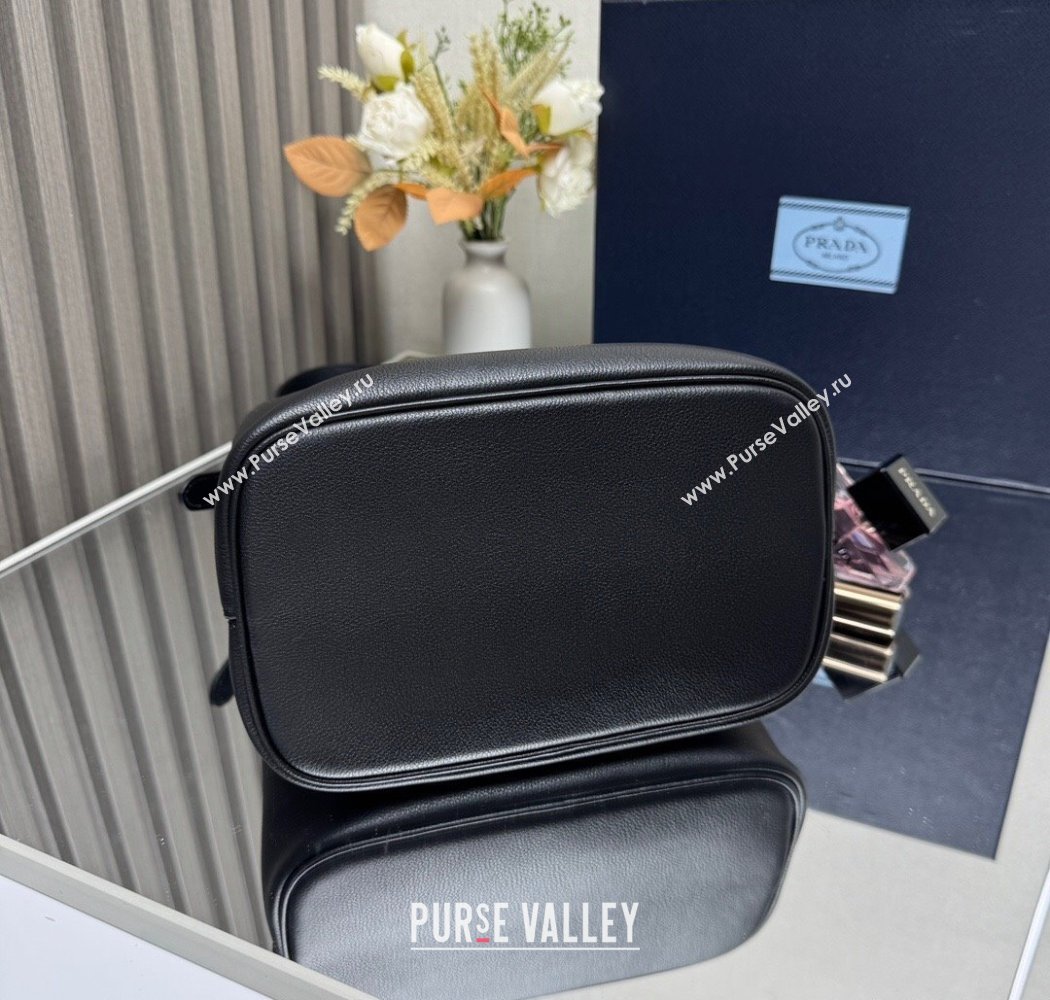 Prada Medium leather bucket bag Black 2025 1BE080 (YZ-250927058)