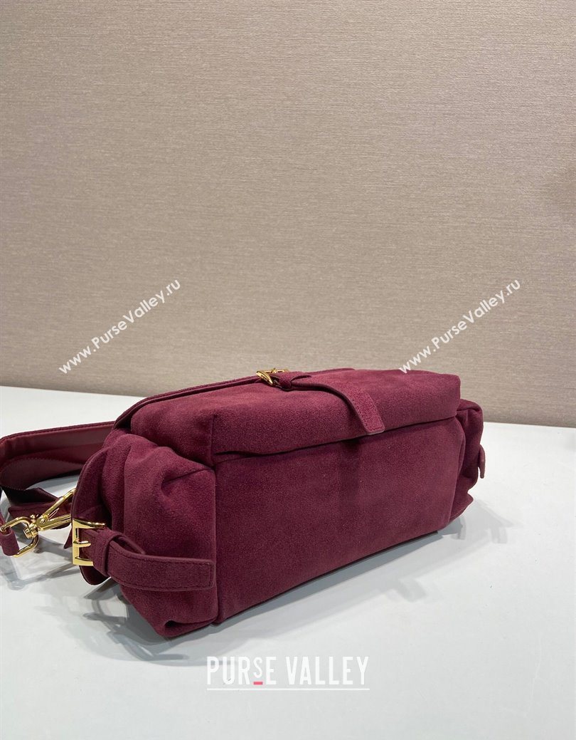 Prada Explore medium suede shoulder bag with flap Burgundy 2025 1BD394 (YZ-250929032)