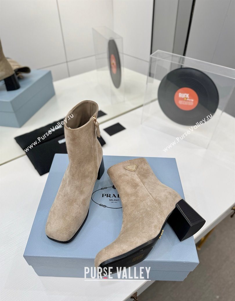 Prada Suede Heel Ankle Boots 6.5cm Beige 2025 PR102705 (MD-251027078)